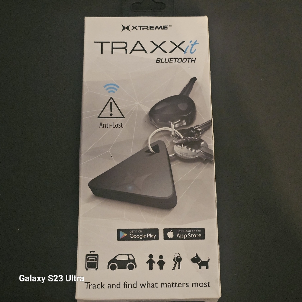 NWT Xtreme Tech Traxx It Bluetooth Trackers for iPhone or Android Set of 2 Pack